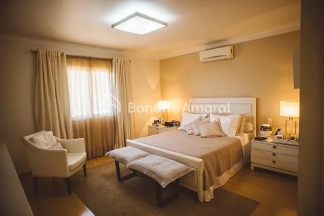 Imagem Casa de condomínio com 498 m² e 6 quartos