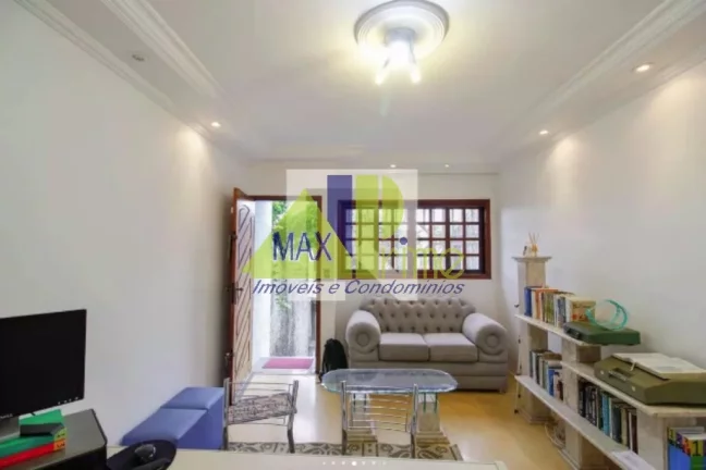 Imagem Oportunidade única: Casa espetacular para alugar no coração da cidade! 3 quartos amplos, churrasqueira, 5 vagas de garagem