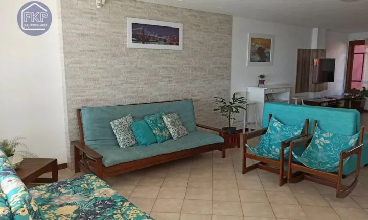 Imagem Casa com 4 dormitórios frente mar!