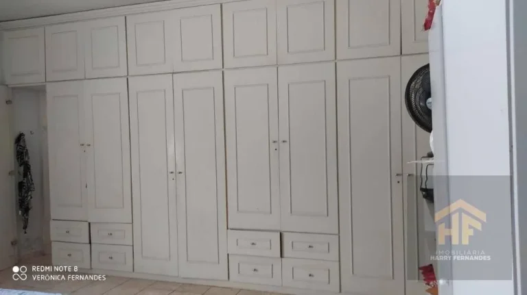 Imagem Casa de 250m² à venda, com 3 quartos (1 suíte), localizada no Sítio dos Pintos, Recife - Pernambuco.