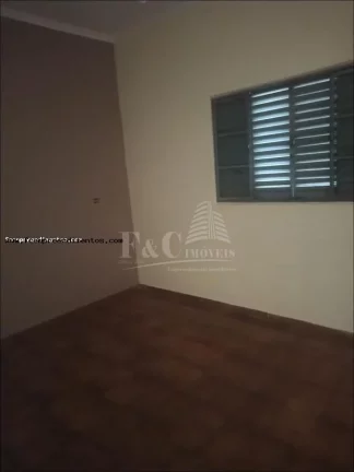 Imagem Casa para Venda em Limeira, Jardim Gustavo Picinini, 3 dormitórios, 1 banheiro, 2 vagas