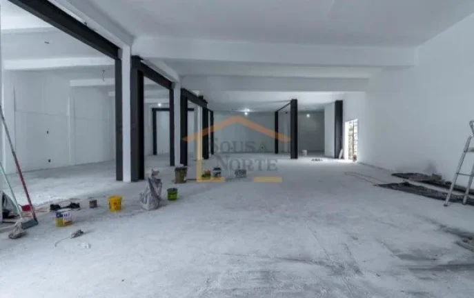 Imagem Salão comercial amplo, 420m², ideal para diversos tipos de comércio ou prestação de serviços. ...
