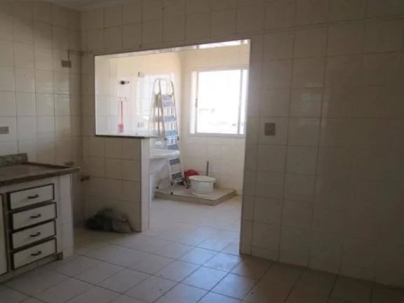 Imagem Apartamento em ótima localização na área central, com sala para 2 ambientes, 2 dormitórios com ...