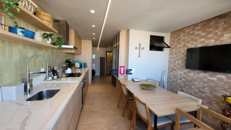 Imagem Apartamento com 2 dormitórios à venda, 74 m² por R$ 1.050.000,00 - Embaré - Santos/SP