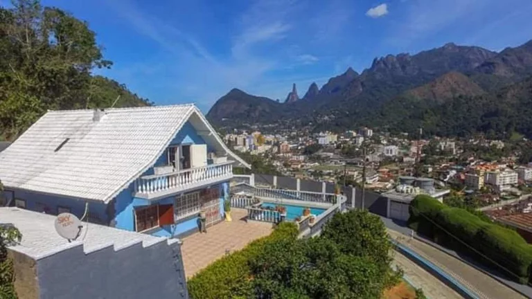 Casa para Venda em Teresópolis / RJ no bairro Fazendinha