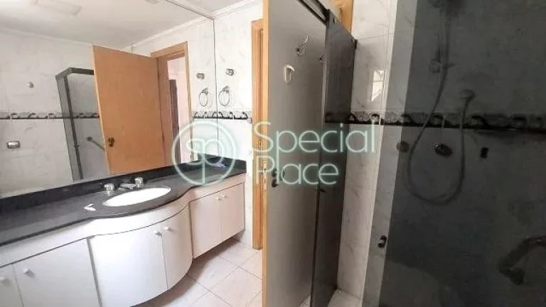 Imagem Apartamento amplo e iluminado no Jardim América. São 241m² de área privativa com 3 dormitórios ...