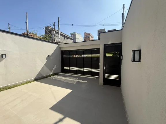 Imagem Casa Automatizada com 3 Suítes e Piscina - Nova Jaguari