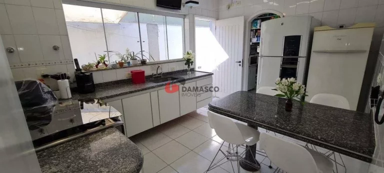 Imagem Casa para venda 3 Quartos, 3 Suítes, 6 Vagas, 326M², Campestre, Santo André - SP
