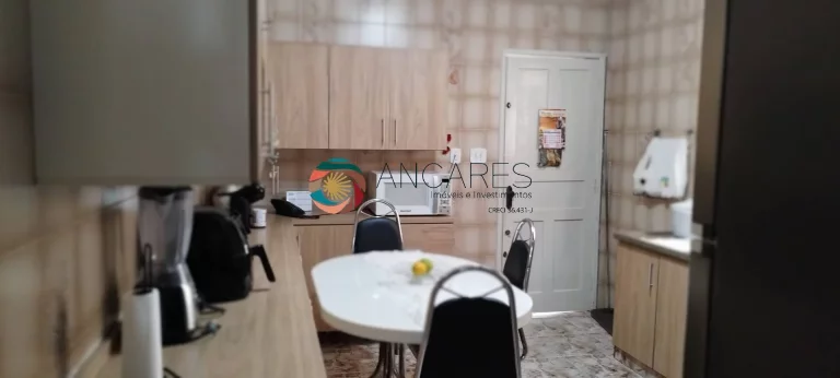 Imagem Casa com 177m², 4 quartos e 2 vagas - Excelente para todo tipo de comércio