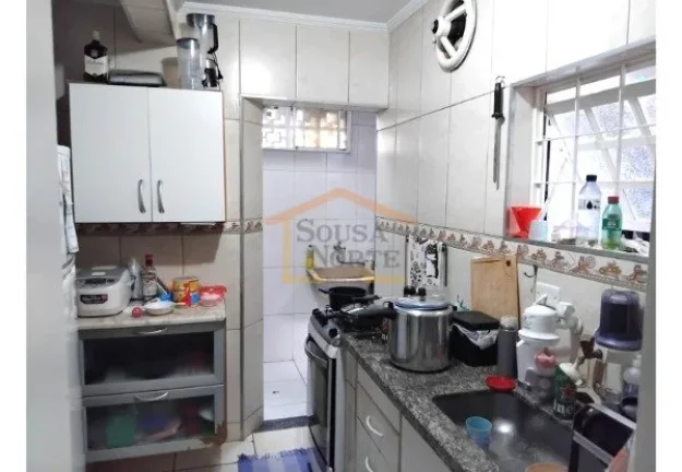 Imagem Sobrado espaçoso em condomínio fechado, com 134 m² de área útil, distribuídos em 4 dormitório...