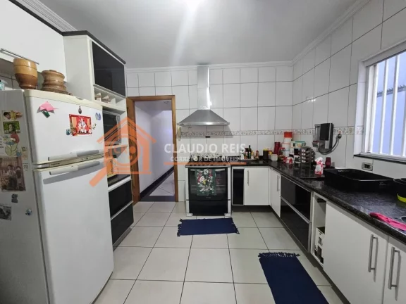 Imagem Sobrado com 3 Quartos à venda, 145m² - Campo Grande