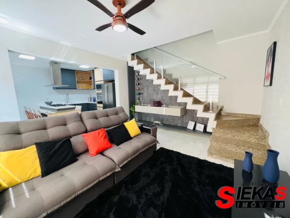 Imagem Imperdível! Casa de 3 quartos e 1 suíte no Tatuapé, São Paulo-SP: 200m², 3 banheiros e 2 vagas de garagem. Confira!