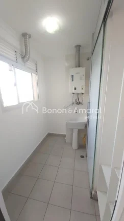 Imagem O imóvel oferece um living espaçoso com dois ambientes integrado à sacada gourmet, que proporcion...