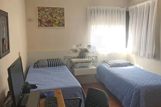 Imagem Apartamento à venda na Rua Rodésia com 3 suítes e 3 vagas, 172m²