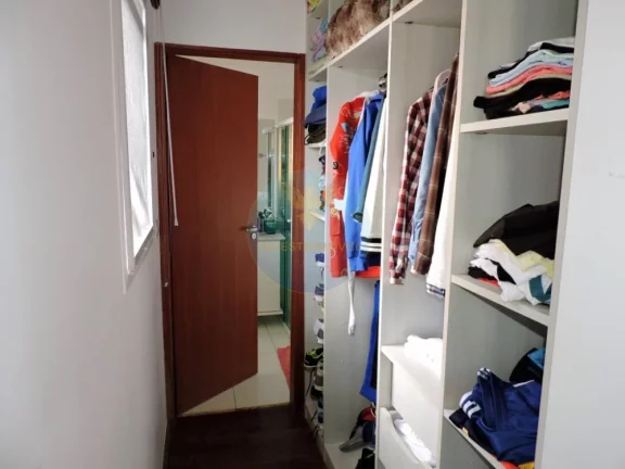 Imagem Casa em Condomínio a Venda no bairro Granja Viana - Carapicuíba, SP
