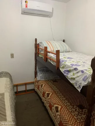 Imagem Casa para Temporada em Itapema, meia praia, 3 dormitórios, 2 banheiros, 3 vagas