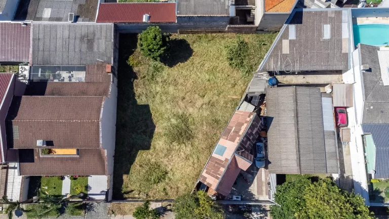 Imagem Terreno de 575m² de frente para rua, no Guaíra