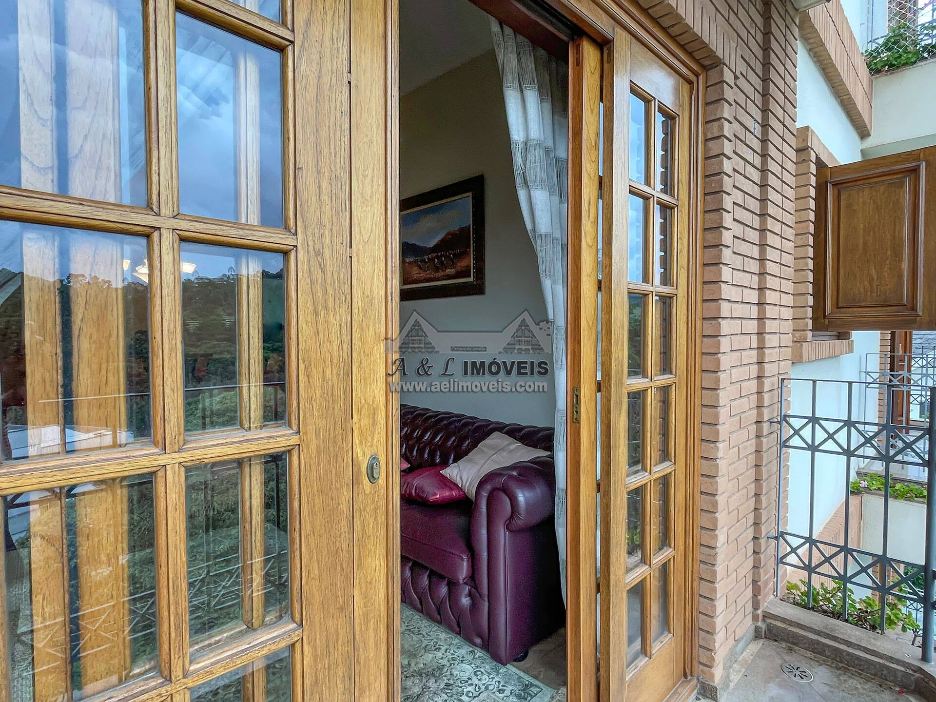 Imagem Apartamento à venda em Campos do Jordão – Condomínio com piscina