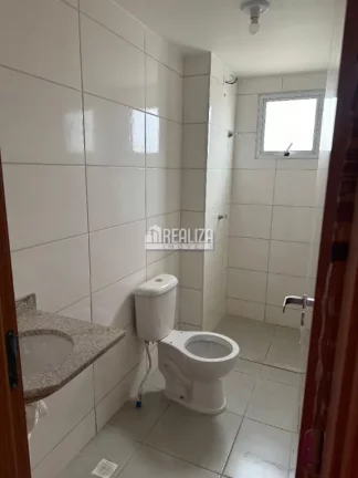 Imagem Apartamento à venda no -Condomínio Park Leopoldino, no bairro Parque do Mirante, Uberaba | 2 dormitórios, piscina e portaria 24h