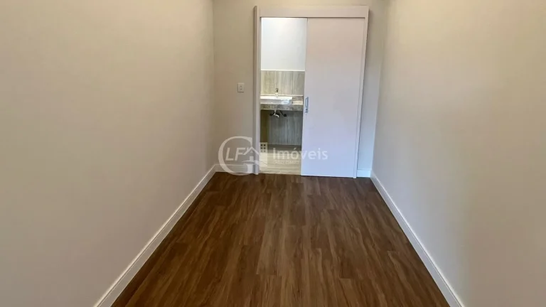 Imagem Casa em Condomínio à Venda em Campo Grande-MS - Residencial Damha III: 3 Quartos, 3 Suítes, 3 Salas, 5 Banheiros, 6 Vagas, 280m².