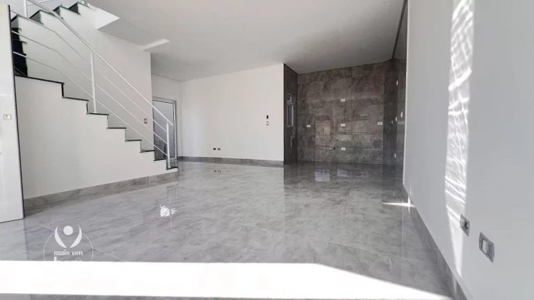 Imagem Sobrado em condomínio fechado, 3 Quartos, suíte, terraço com churrasqueira e 1 vaga a venda no Boqueirão (Estuda Permuta)