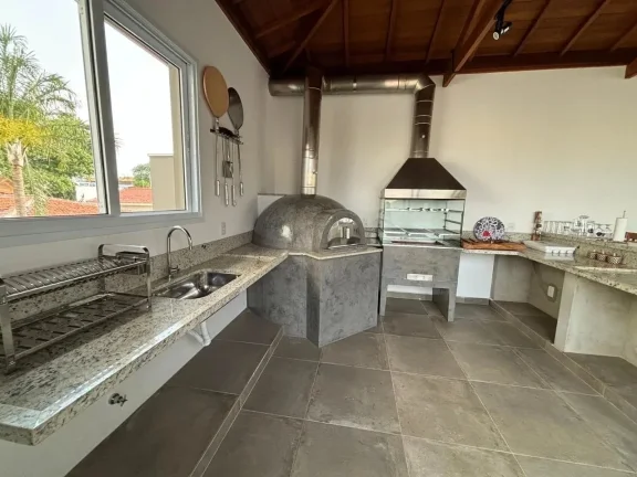 Imagem Imóvel de Luxo no Centro de Tatuí-SP: Apartamento com 3 suítes, 3 salas, 4 banheiros e 2 vagas de garagem!