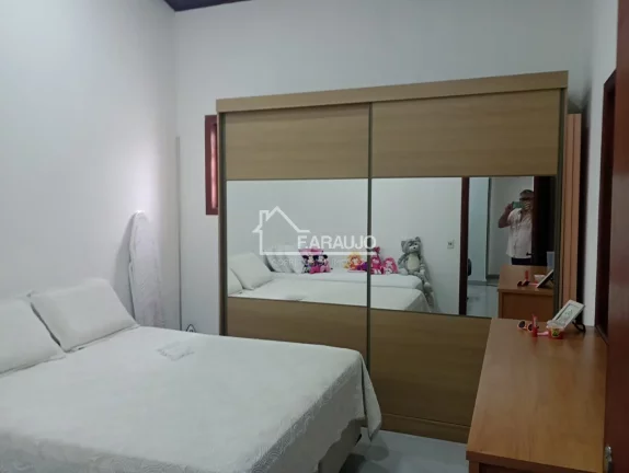 Imagem Casa térrea à venda em Sorocaba-SP! Com 3 quartos, suíte, piscina, 6 vagas.