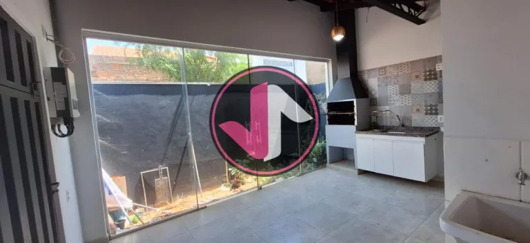 Imagem Casa à Venda no Condomínio Rio Manso  Cuiabá/MT Diferenciais do imóvel: Casa de esquina 84 m²...