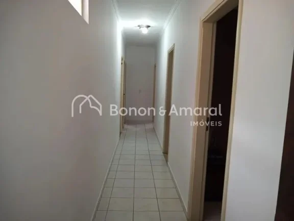 Imagem Casa com 04 Quartos e Edícula à Venda no Taquaral