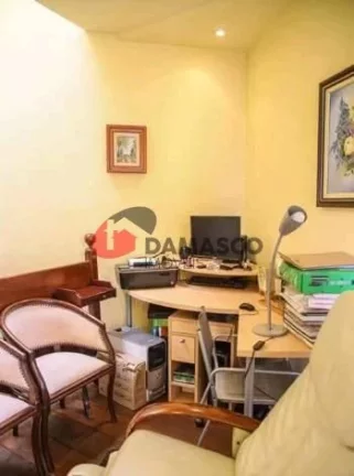 Imagem Sobrado à venda 3 Quartos, 3 Suites, 4 Vagas, 245M², Cerâmica, São Caetano do Sul - SP