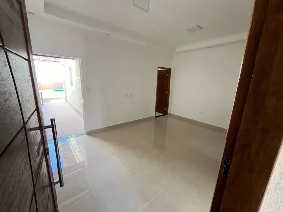 Imagem Casa para Venda em Mongaguá, Vera Cruz, 2 dormitórios, 1 suíte, 1 banheiro, 2 vagas