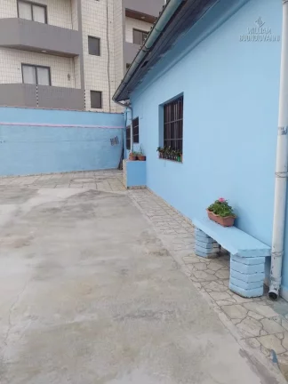 Imagem Casa térrea com 3 dormitórios em Mongaguá