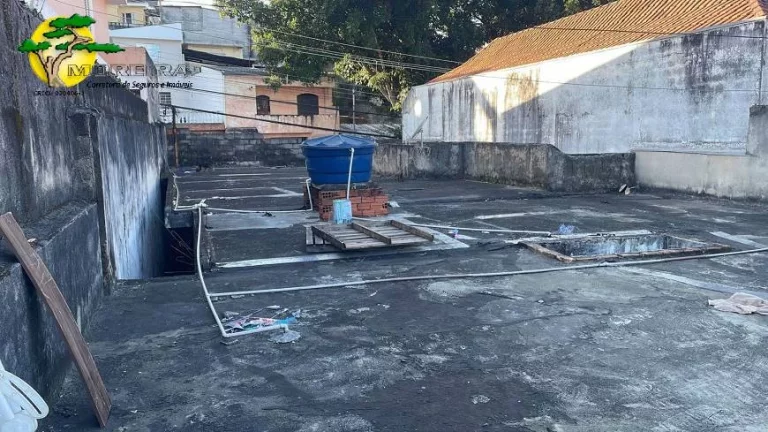 Imagem TERRENO COM DUAS CASAS PARA VENDA - JD PERI -