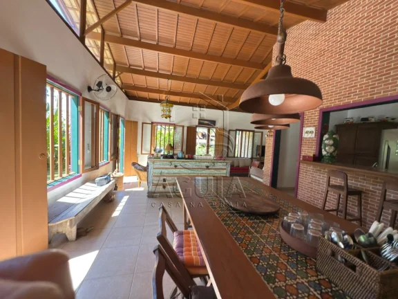Imagem Casa Ampla em Condomínio Fechado Conforto, Espaço e Lazer a Poucos Minutos da Praia