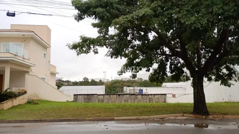 Terreno a Venda oportunidade Única no Condomínio Colinas do Sol! Zona Leste em Sorocaba-SP