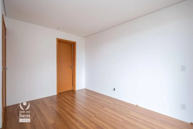 Imagem Sobrado com terraço, 3 quartos sendo 1 suíte, 2 vagas de garagem à venda por R$ 1.014.425,73 - Santa Cândida - Curitiba/PR