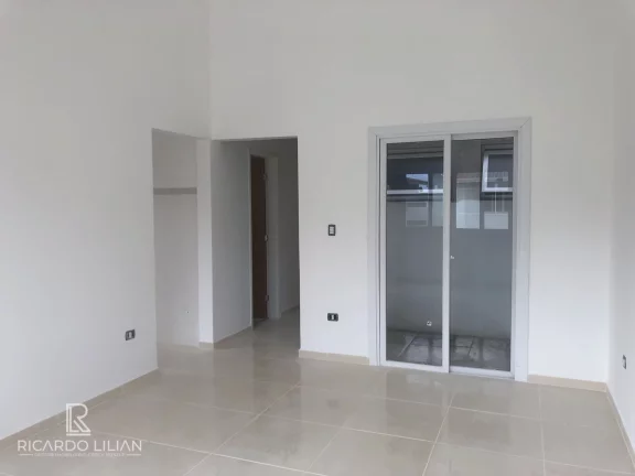 Imagem Casa térrea de condominio com 3 dormitórios sendo uma suite, duas vagas e quintal - A VENDA!!!