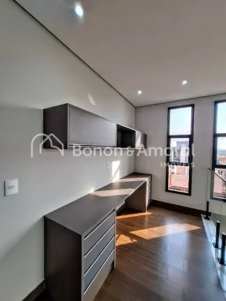 Imagem Casa moderna e sofisticada com três suítes, sendo uma delas master com closet espaçoso. As outras...