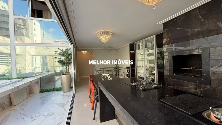 Imagem Cobertura Duplex á venda com 4 suítes, 4 vagas de garagem localizada no coração de Balneário Camboriú.
