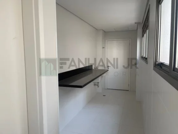 Imagem Apartamento de alto padrão no coração de São Paulo: 3 quartos, 3 suítes, 3 salas, 5 banheiros, 3 vagas, 187 m² no Jardim Paulista.