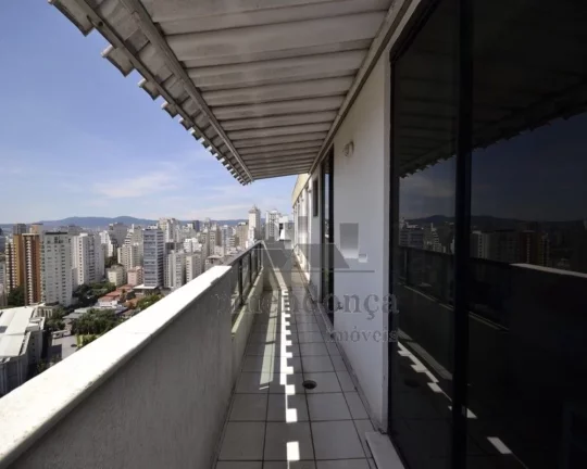Imagem Cobertura sendo 4 suites, varandas, 5 vagas de garagem, com vista panorâmica, em uma das melhores r...