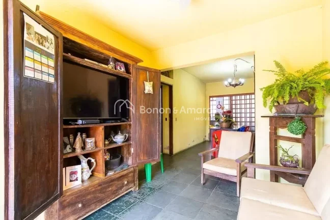 Imagem Casa à venda com 214m², 4 quartos e 2 vagas