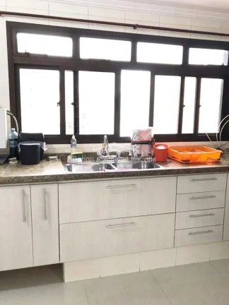 Imagem Apartamento para venda no Cambuí em Campinas.

Amplo apartamento,andar alto, sala para vários ambi...