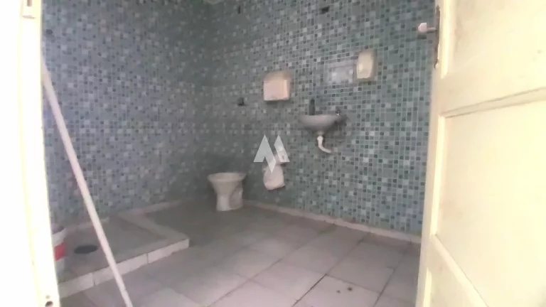 Imagem Loja Comercial Ampla no Centro de Santos Área total de 270m² Ótima localização em uma rua movimenta