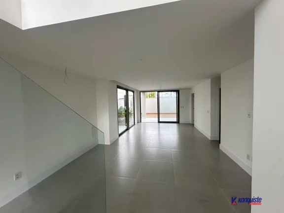 Imagem CASA DE ALTO PADRÃO COM PISCINA E SUÍTES LUXUOSAS: CONFORTO E SOFISTICAÇÃO