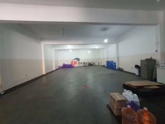 Imagem Casa à venda com 3 Quartos, 3 Suites, 3 Vagas, 751M², Utinga, Santo André - SP