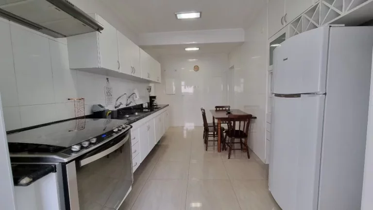 Imagem MARAVILHOSO APARTAMENTO NA PRAIA DE PITANGUEIRAS, 3 DORM. SENDO 1 SUÍTES, 1 VAGA DE GARAGEM, TOTALMENTE REFORMADO.