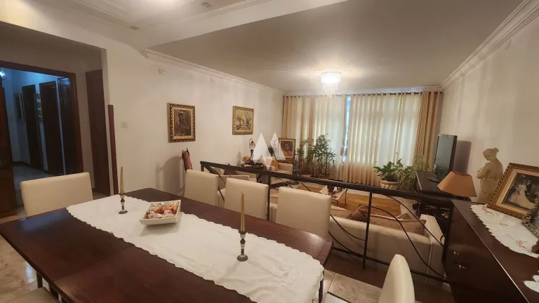Imagem Vista para o mar, 3 dormitórios, 1 suíte, Pompeia, banheiro e dormitório de empregada