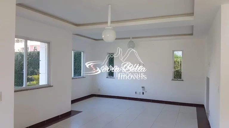 Imagem Casa com 4 dormitórios à venda, 200 m² por R$ 790.000,00 - Albuquerque - Teresópolis/RJ