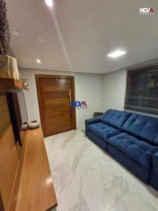 Imagem Conheça esta deslumbrante casa triplex, com 280m de área privativa, localizada no condomínio no R...